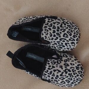 Gap slippers